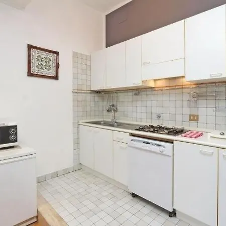 Castro Pretorio Sleeps 7 Wifi Roma